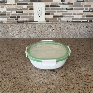 oxo Green and White Food Storage Container